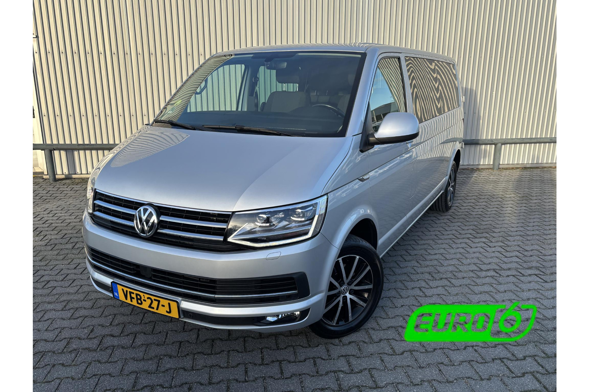 Volkswagen Transporter 2.0 TDI L2H1 DC*AUTOM.*A/C*ACC*NAVI*HAAK*CARPLAY*